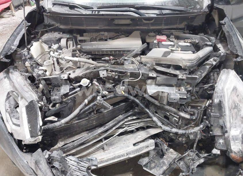 Photo 10 of 2018 Nissan Rogue S (VIN 5N1AT2MVXJC842613)