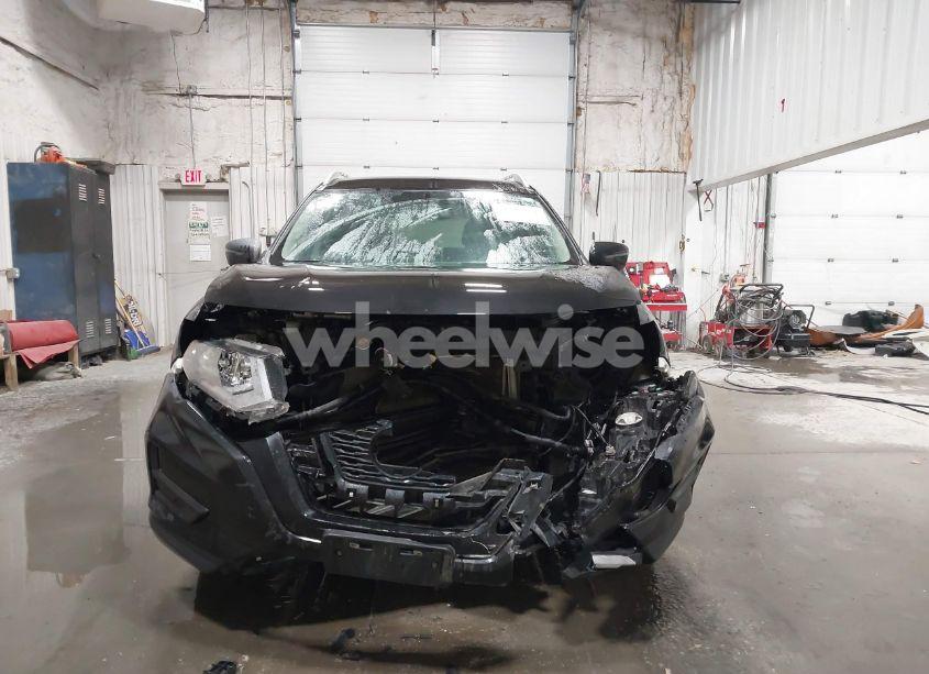 Photo 13 of 2018 Nissan Rogue S (VIN 5N1AT2MVXJC842613)