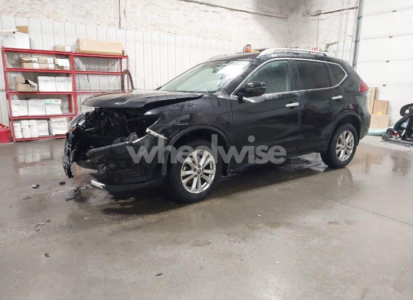 Photo 2 of 2018 Nissan Rogue S (VIN 5N1AT2MVXJC842613)