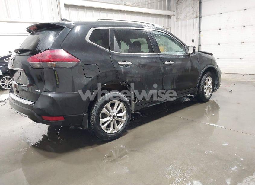 Photo 4 of 2018 Nissan Rogue S (VIN 5N1AT2MVXJC842613)
