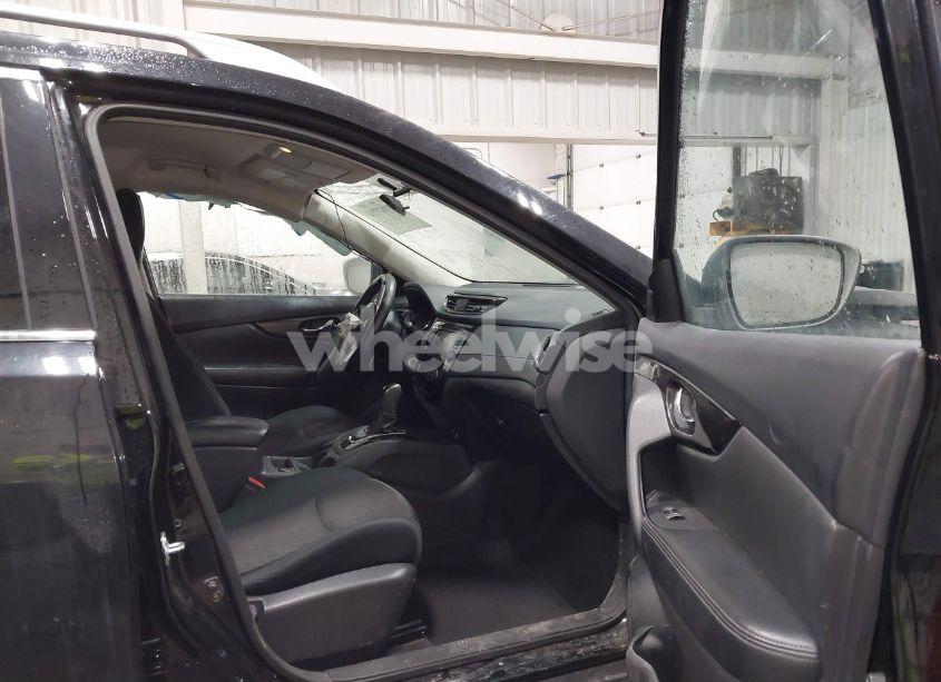 Photo 5 of 2018 Nissan Rogue S (VIN 5N1AT2MVXJC842613)