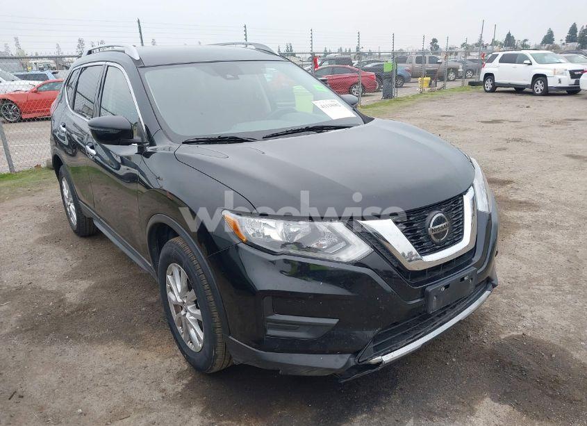 2019 Nissan Rogue SV (VIN 5N1AT2MVXKC702143) main photo