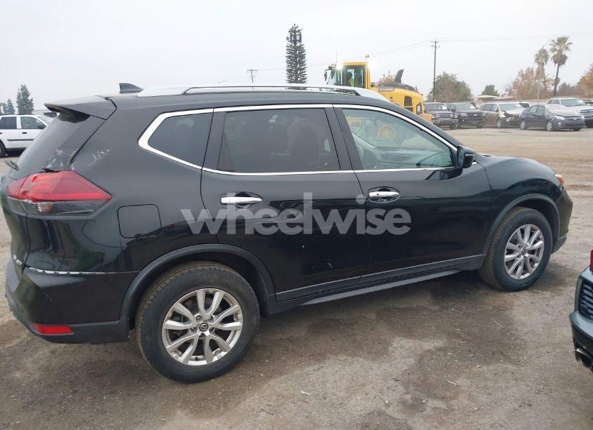 Photo 14 of 2019 Nissan Rogue SV (VIN 5N1AT2MVXKC702143)