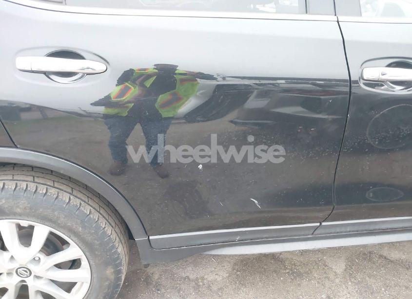 Photo 18 of 2019 Nissan Rogue SV (VIN 5N1AT2MVXKC702143)