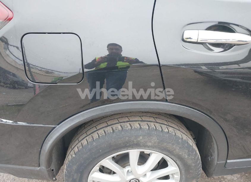 Photo 19 of 2019 Nissan Rogue SV (VIN 5N1AT2MVXKC702143)