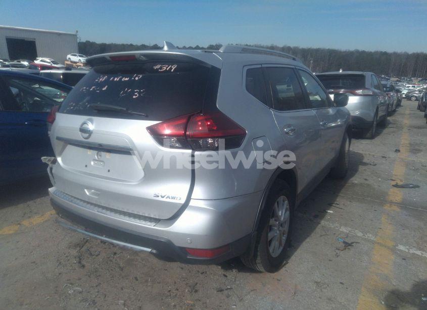 Photo 4 of 2019 Nissan Rogue SV (VIN 5N1AT2MVXKC704832)