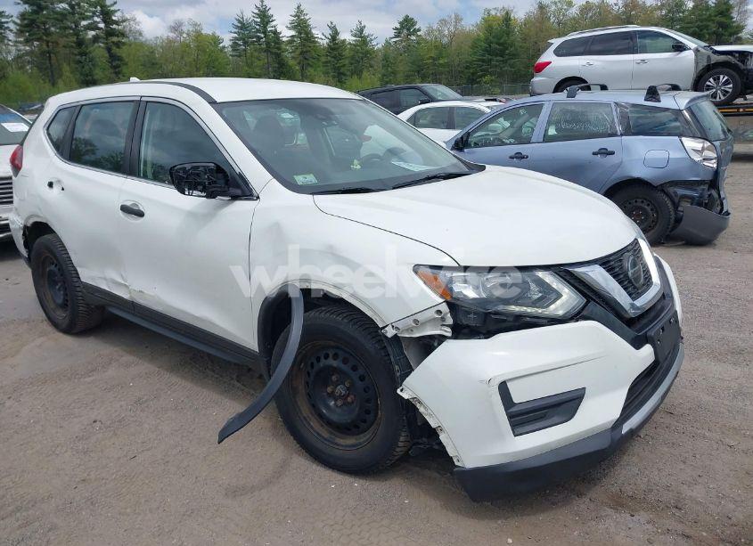 2019 Nissan Rogue S (VIN 5N1AT2MVXKC717242) main photo