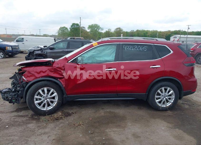 Photo 14 of 2019 Nissan Rogue SV (VIN 5N1AT2MVXKC721517)