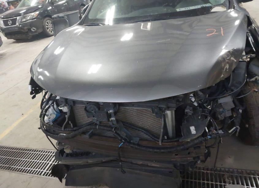 Photo 11 of 2019 Nissan Rogue SL (VIN 5N1AT2MVXKC732176)