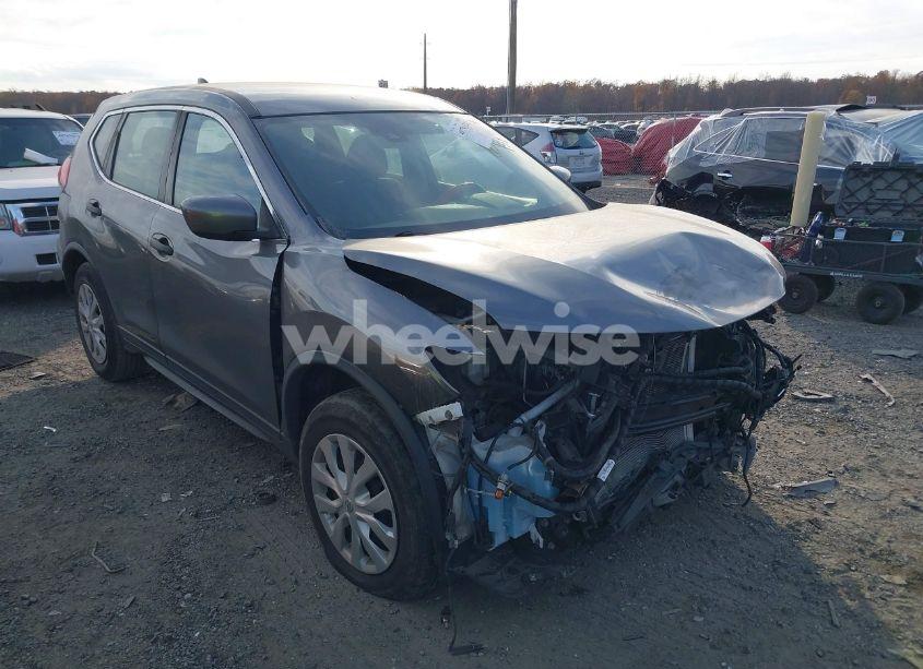 2019 Nissan Rogue S (VIN 5N1AT2MVXKC748300) main photo
