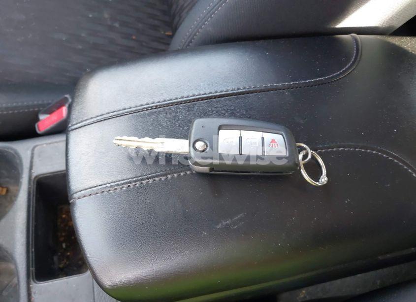 Photo 11 of 2019 Nissan Rogue S (VIN 5N1AT2MVXKC748300)