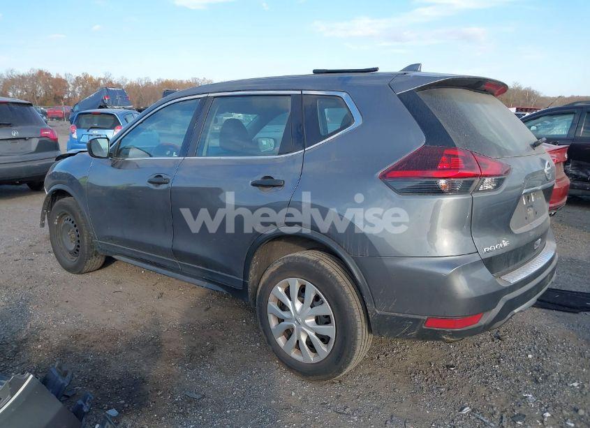 Photo 3 of 2019 Nissan Rogue S (VIN 5N1AT2MVXKC748300)
