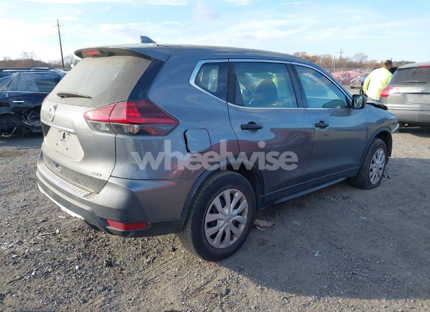 Photo 4 of 2019 Nissan Rogue S (VIN 5N1AT2MVXKC748300)