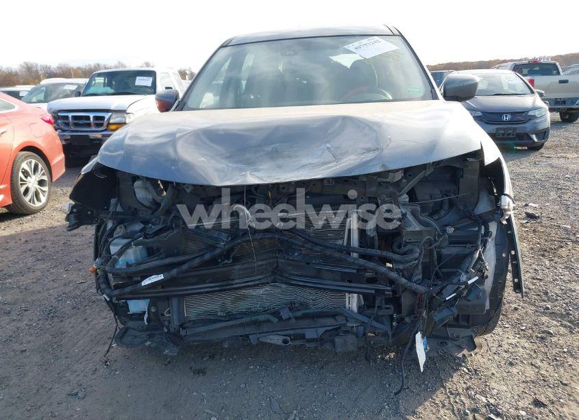 Photo 6 of 2019 Nissan Rogue S (VIN 5N1AT2MVXKC748300)