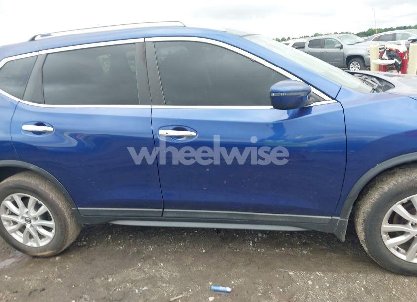 Photo 14 of 2019 Nissan Rogue SV (VIN 5N1AT2MVXKC771916)