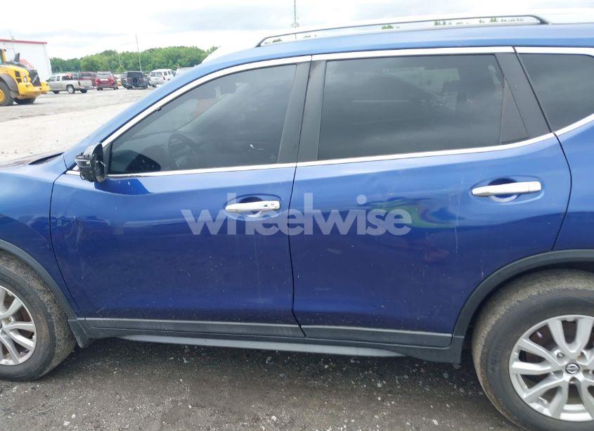 Photo 15 of 2019 Nissan Rogue SV (VIN 5N1AT2MVXKC771916)