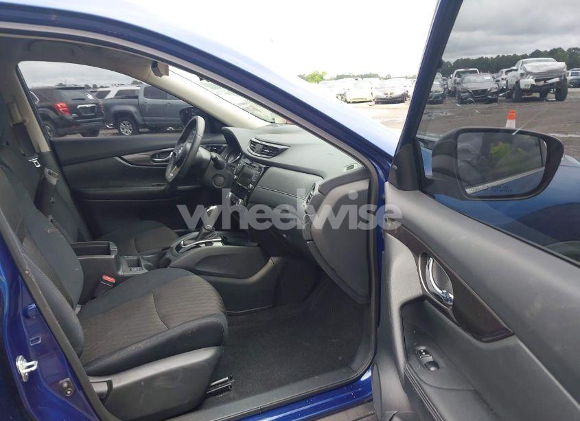 Photo 5 of 2019 Nissan Rogue SV (VIN 5N1AT2MVXKC771916)