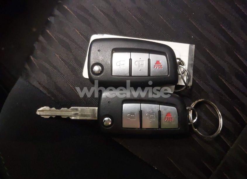 Photo 11 of 2019 Nissan Rogue S (VIN 5N1AT2MVXKC781734)