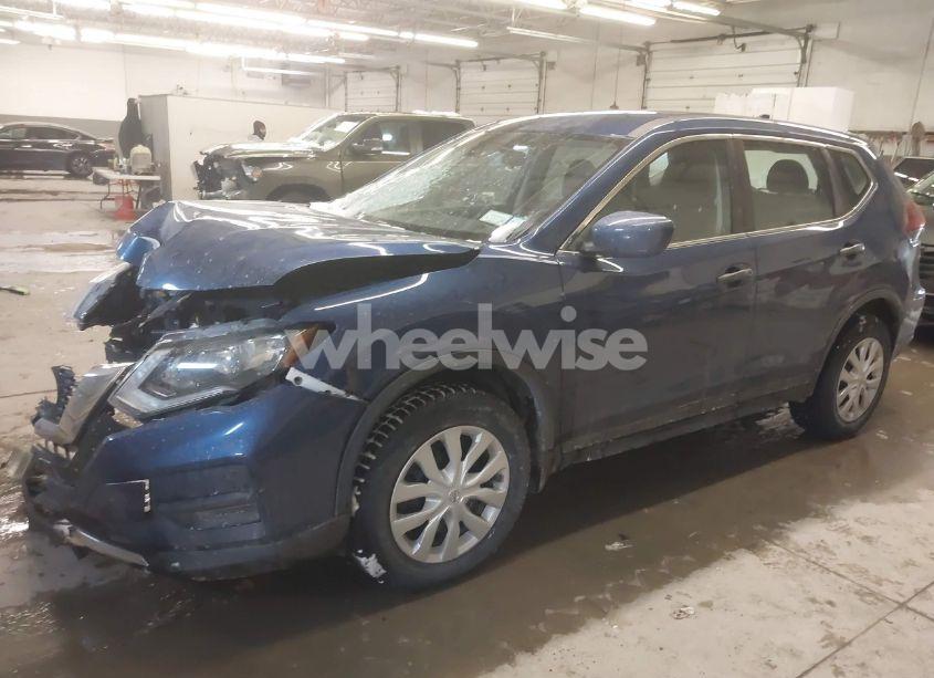 Photo 2 of 2019 Nissan Rogue S (VIN 5N1AT2MVXKC781734)