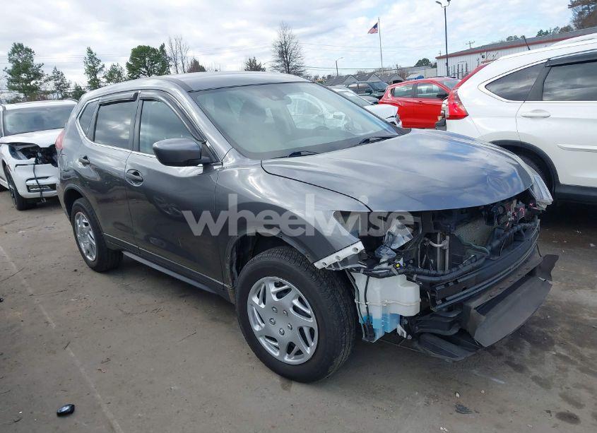 2019 Nissan Rogue S (VIN 5N1AT2MVXKC813677) main photo