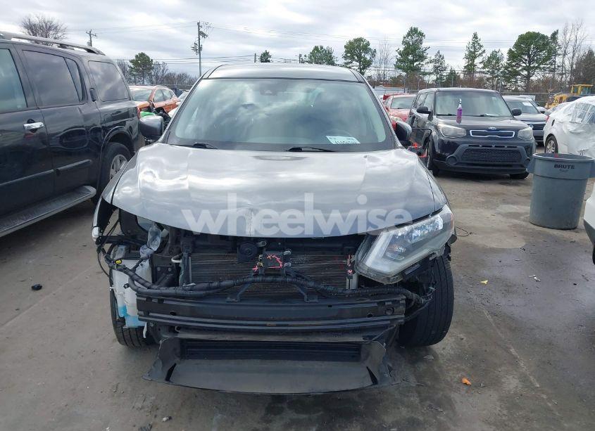 Photo 13 of 2019 Nissan Rogue S (VIN 5N1AT2MVXKC813677)