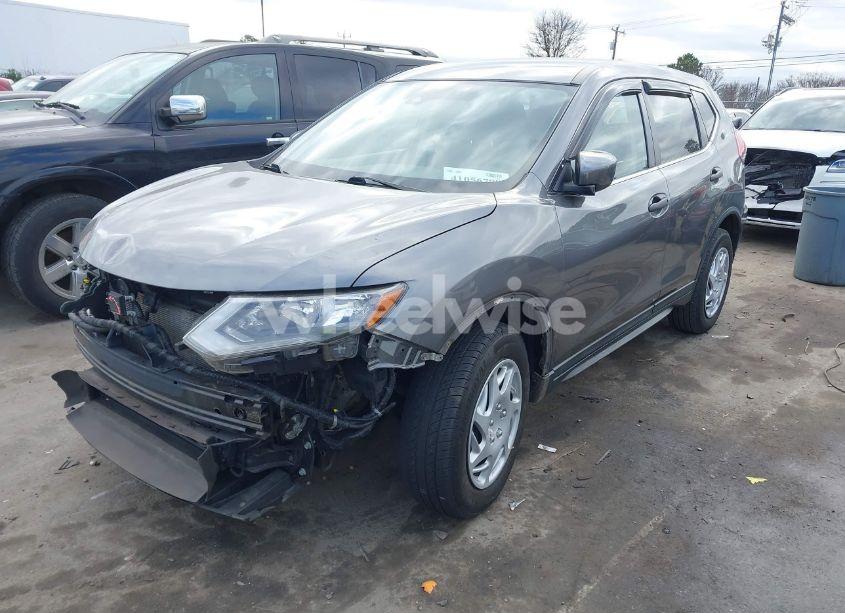 Photo 2 of 2019 Nissan Rogue S (VIN 5N1AT2MVXKC813677)