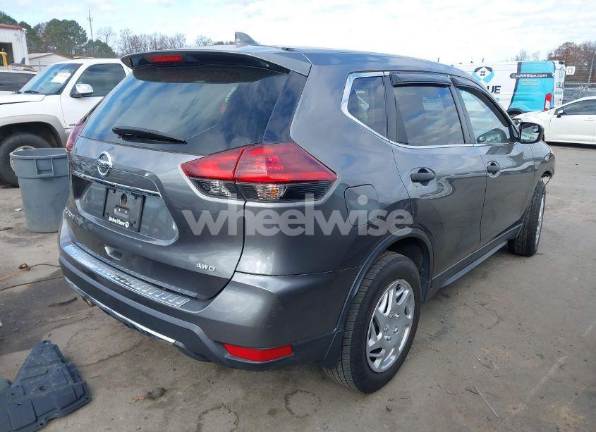 Photo 4 of 2019 Nissan Rogue S (VIN 5N1AT2MVXKC813677)