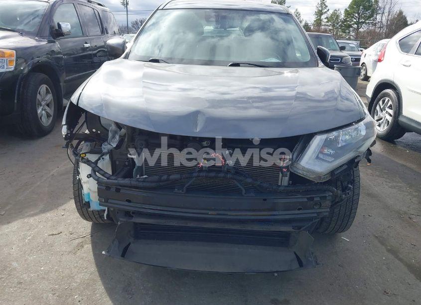 Photo 6 of 2019 Nissan Rogue S (VIN 5N1AT2MVXKC813677)