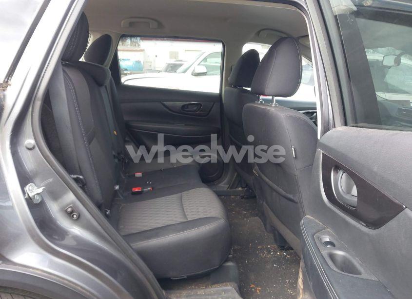 Photo 8 of 2019 Nissan Rogue S (VIN 5N1AT2MVXKC813677)