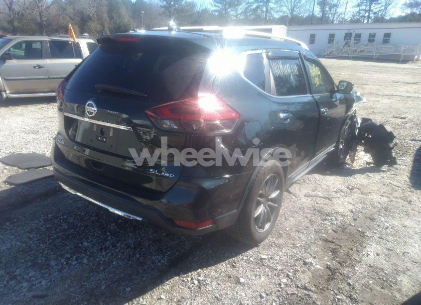 Photo 4 of 2020 Nissan Rogue SL INTELLIGENT AWD (VIN 5N1AT2MVXLC707652)