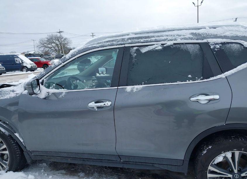 Photo 14 of 2020 Nissan Rogue S INTELLIGENT AWD/SL INTELLIGENT AWD/SV INTELLIGENT AWD (VIN 5N1AT2MVXLC715833)