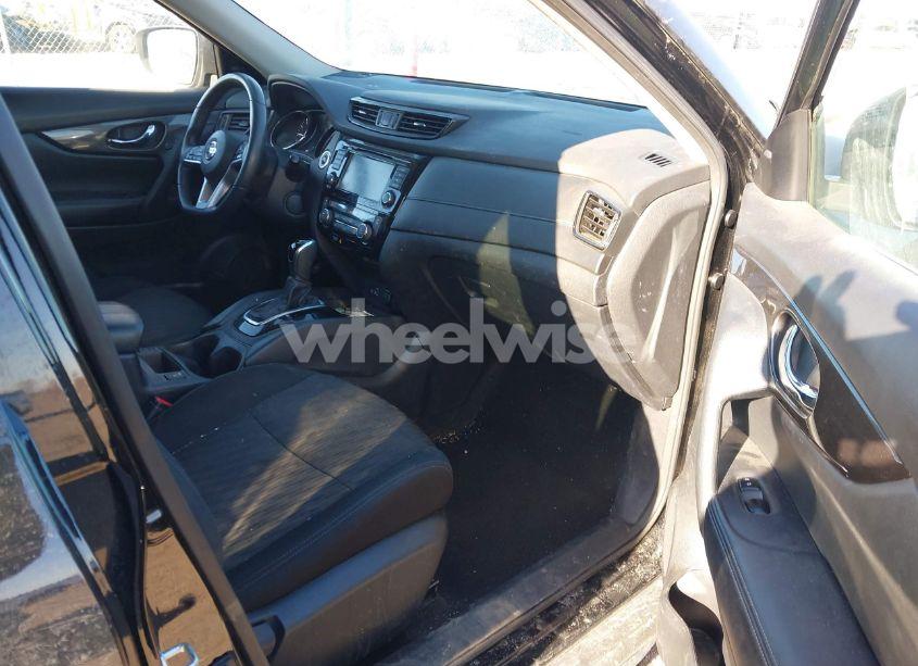 Photo 5 of 2020 Nissan Rogue SV INTELLIGENT AWD (VIN 5N1AT2MVXLC744314)