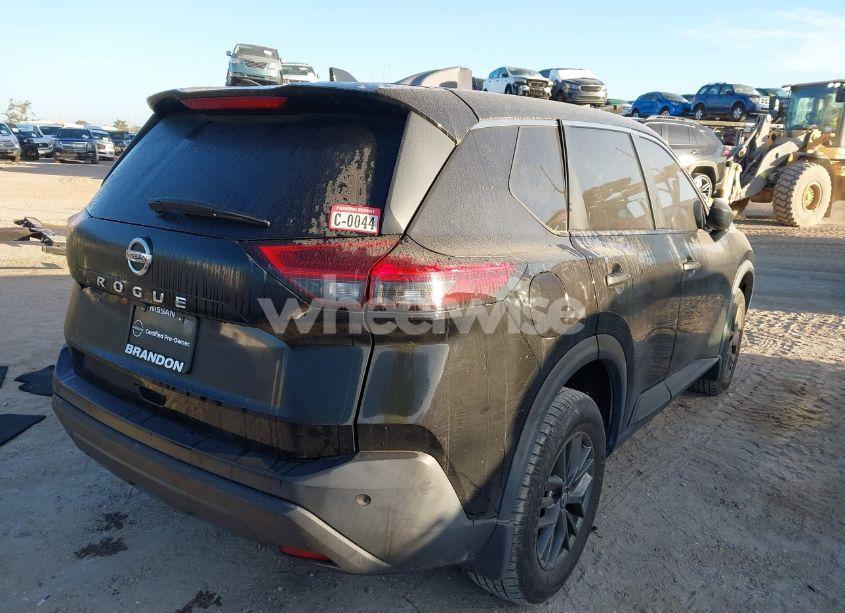 Photo 4 of 2021 Nissan Rogue S FWD (VIN 5N1AT3AA0MC737283)