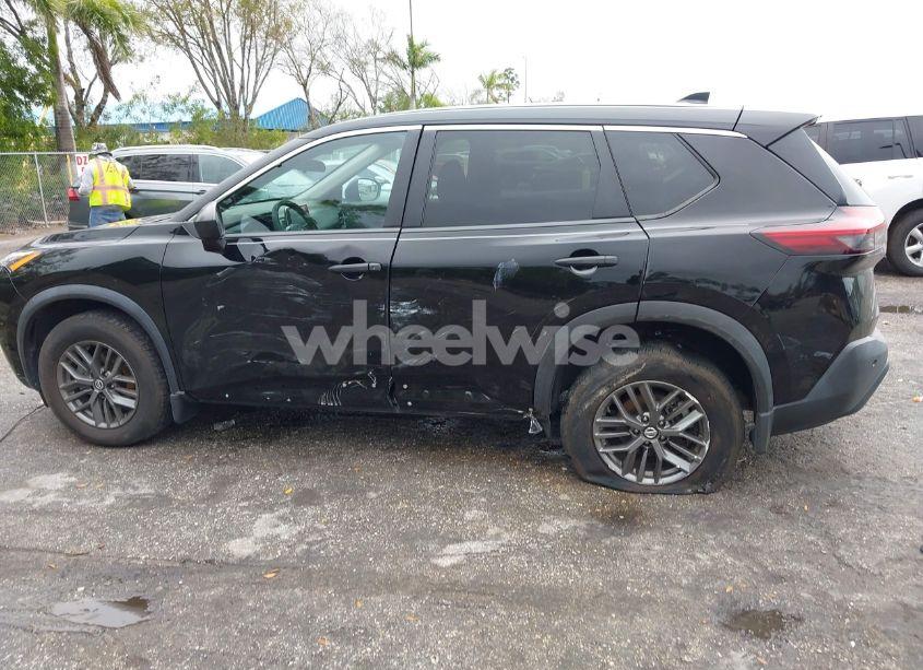 Photo 6 of 2021 Nissan Rogue S FWD (VIN 5N1AT3AA2MC692217)