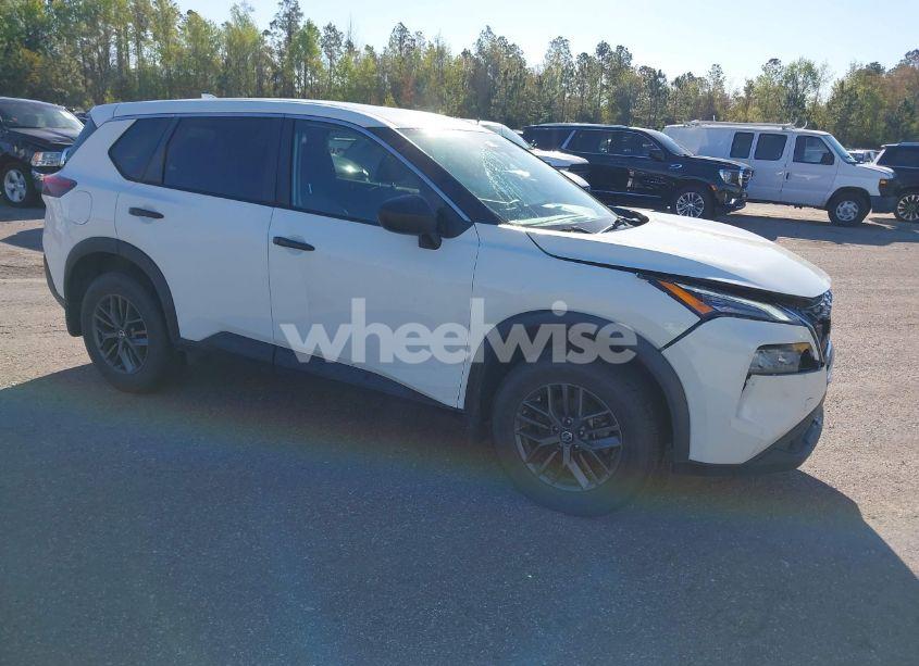 2021 Nissan Rogue S FWD (VIN 5N1AT3AA3MC698110) main photo