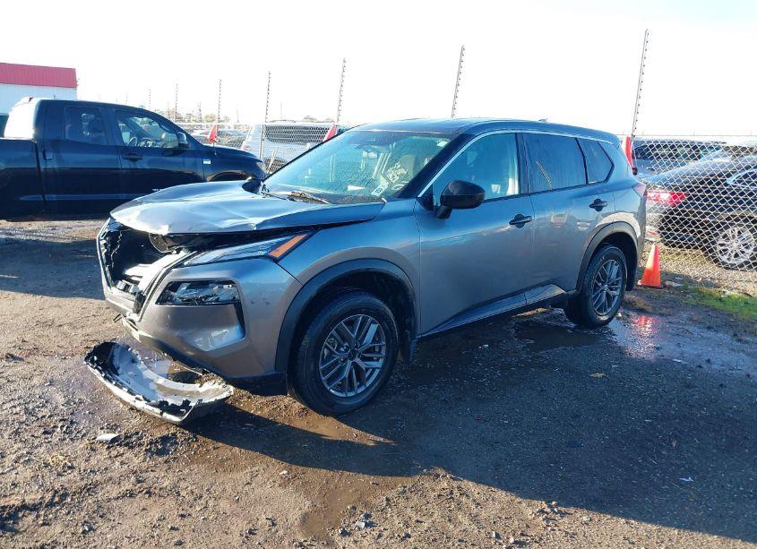 Photo 2 of 2021 Nissan Rogue S FWD (VIN 5N1AT3AA4MC699198)