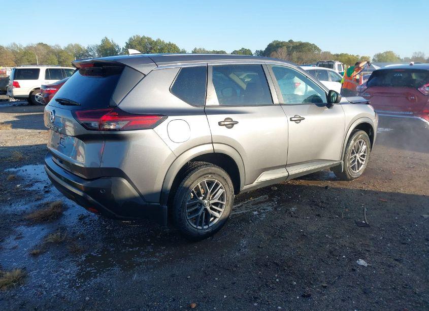 Photo 4 of 2021 Nissan Rogue S FWD (VIN 5N1AT3AA4MC699198)