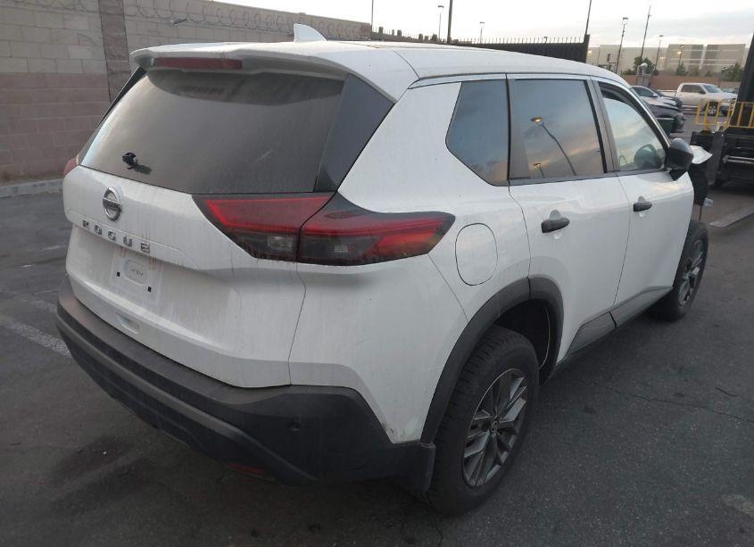 Photo 4 of 2021 Nissan Rogue S FWD (VIN 5N1AT3AA5MC809224)