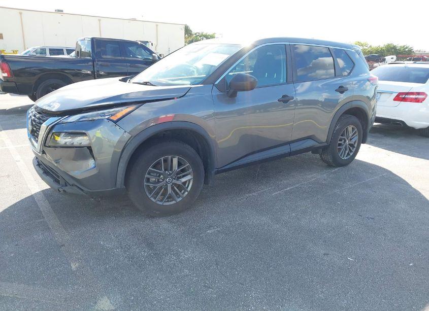Photo 2 of 2021 Nissan Rogue S FWD (VIN 5N1AT3AA9MC795814)