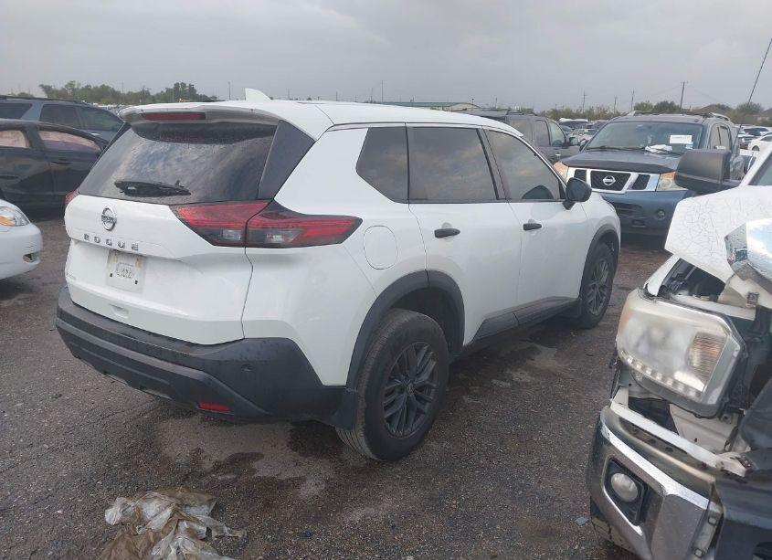 Photo 4 of 2021 Nissan Rogue S FWD (VIN 5N1AT3AAXMC682244)