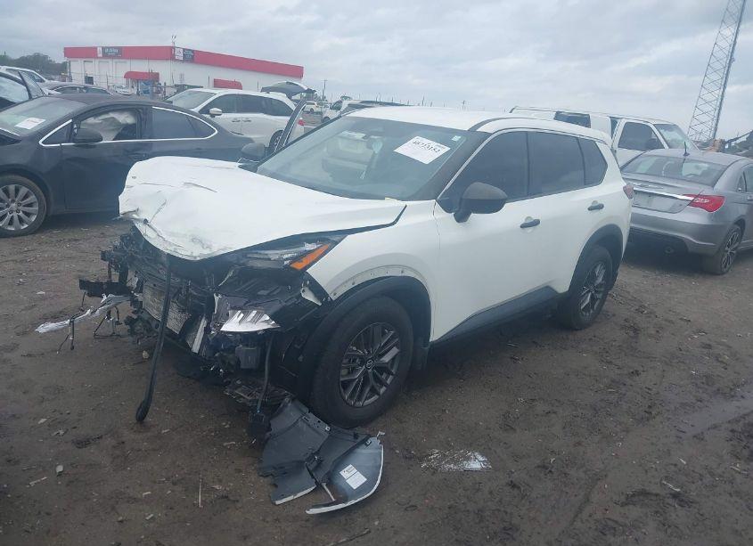 Photo 2 of 2021 Nissan Rogue S FWD (VIN 5N1AT3AAXMC775460)