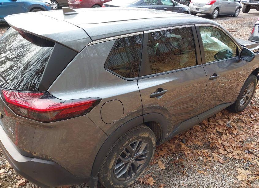 Photo 4 of 2021 Nissan Rogue S INTELLIGENT AWD (VIN 5N1AT3AB3MC738744)