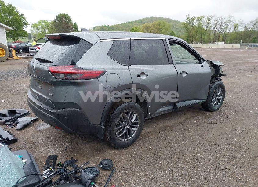 Photo 4 of 2021 Nissan Rogue S INTELLIGENT AWD (VIN 5N1AT3AB6MC714115)