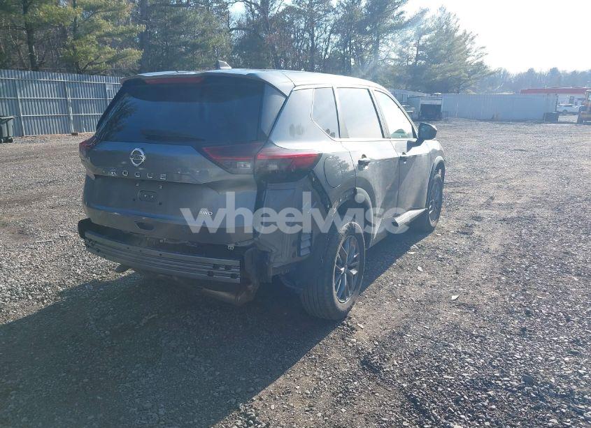 Photo 4 of 2021 Nissan Rogue S INTELLIGENT AWD (VIN 5N1AT3AB7MC786537)