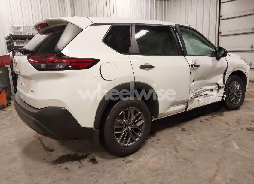 Photo 4 of 2021 Nissan Rogue S INTELLIGENT AWD (VIN 5N1AT3AB8MC811980)