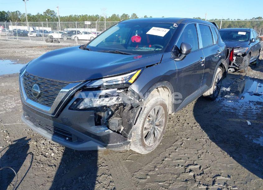 Photo 2 of 2021 Nissan Rogue SV FWD (VIN 5N1AT3BA1MC734262)