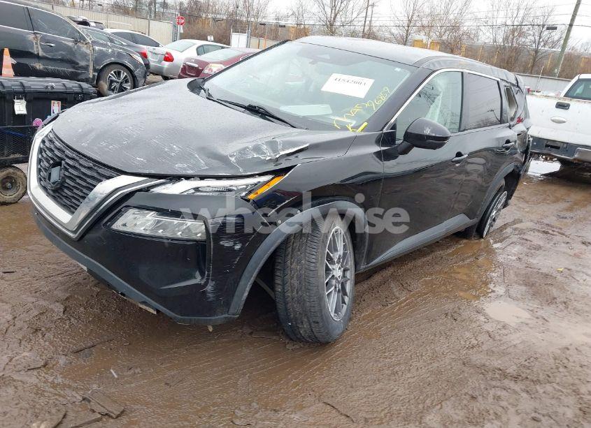 Photo 2 of 2021 Nissan Rogue SV FWD (VIN 5N1AT3BA1MC737176)