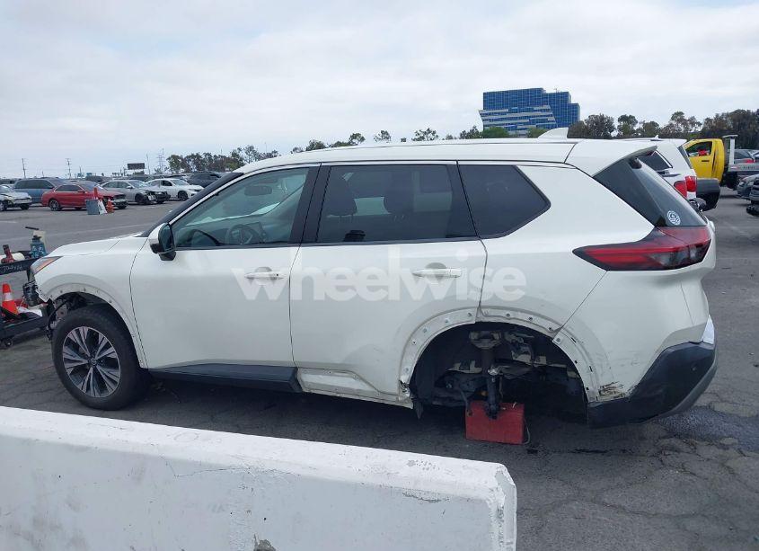 Photo 15 of 2021 Nissan Rogue SV FWD (VIN 5N1AT3BA3MC777081)