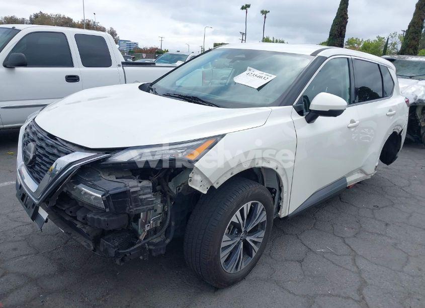 Photo 2 of 2021 Nissan Rogue SV FWD (VIN 5N1AT3BA3MC777081)