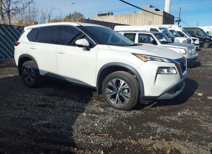 2021 Nissan Rogue SV FWD (VIN 5N1AT3BA4MC741724) main photo